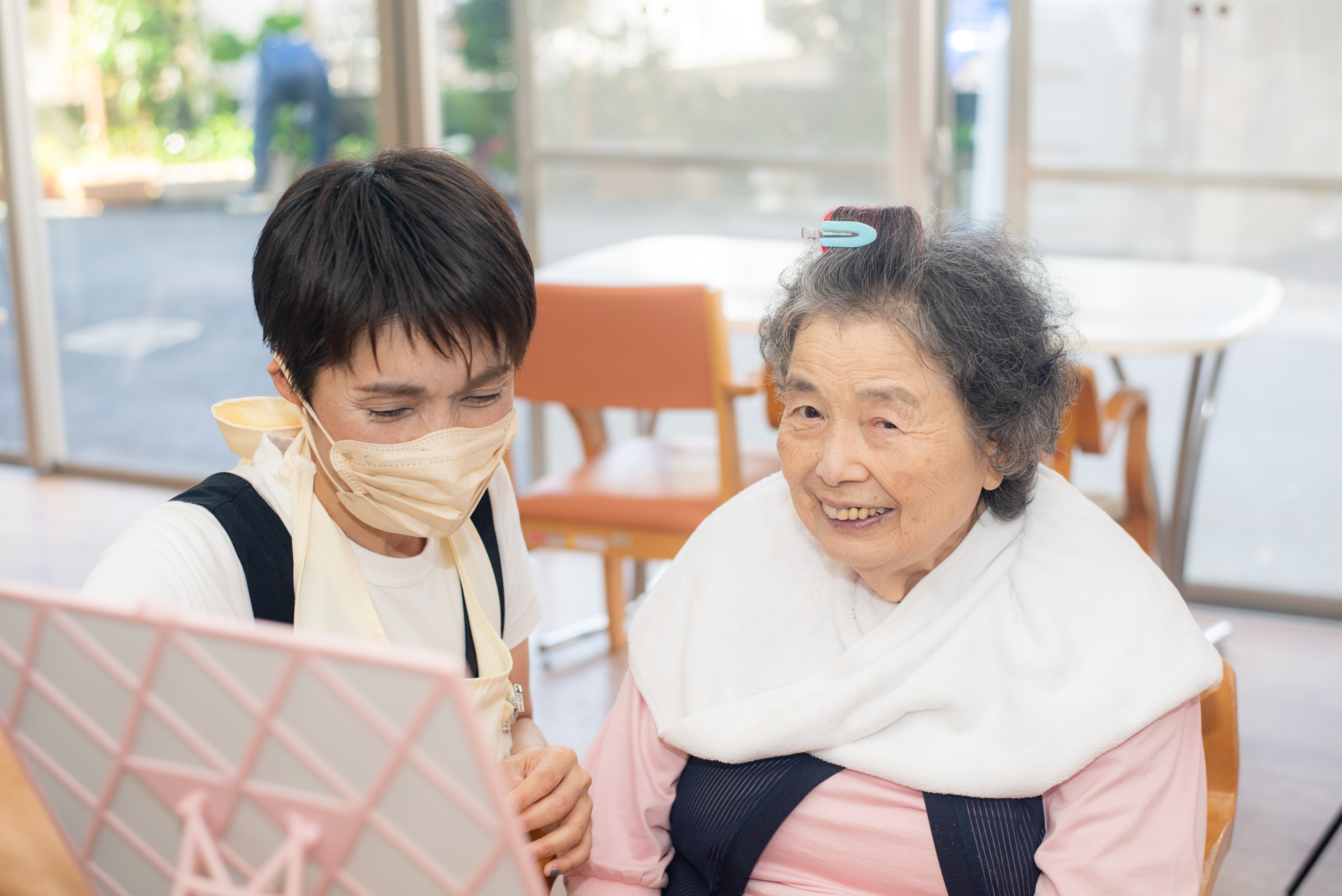 介護施設がもっと笑顔に！入居者を輝かせる美容イベントアイデア5選